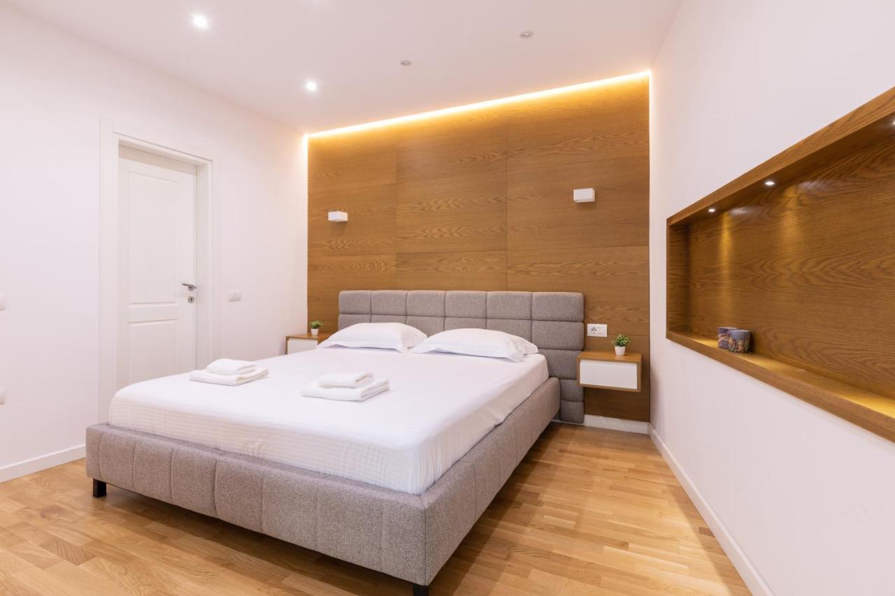 Exclusive 2 Bedrooms Apartment ติรานา ภายนอก รูปภาพ