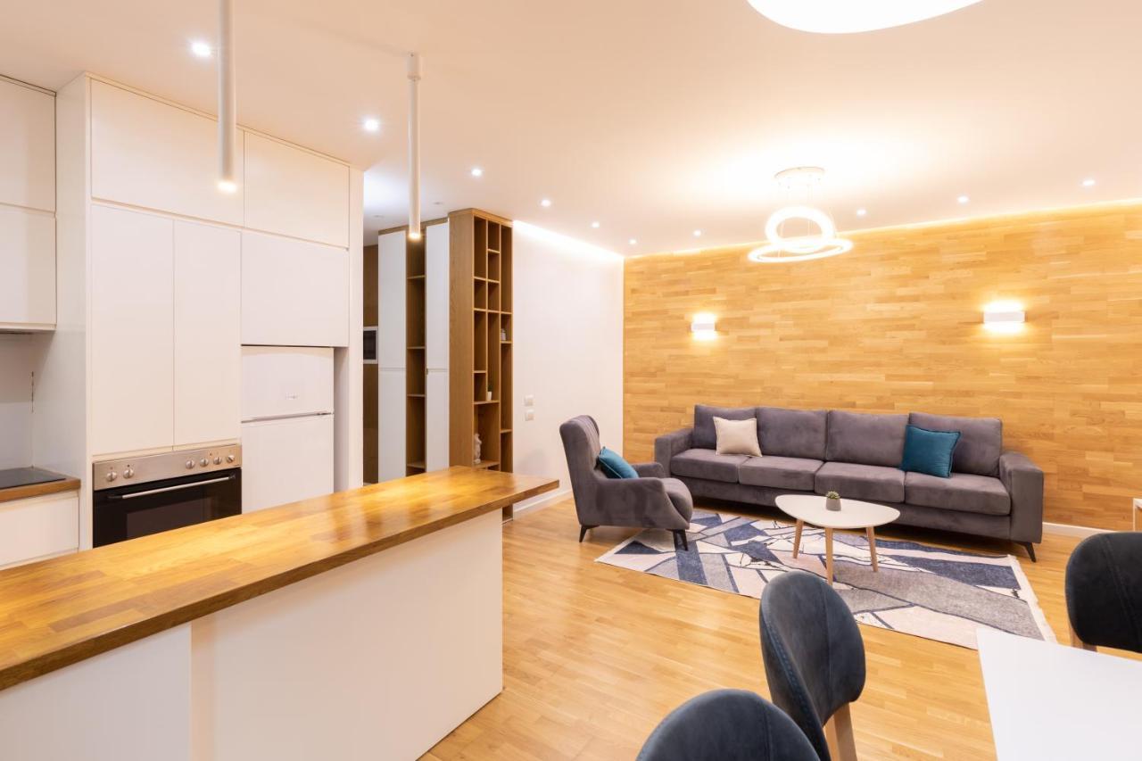 Exclusive 2 Bedrooms Apartment ติรานา ภายนอก รูปภาพ