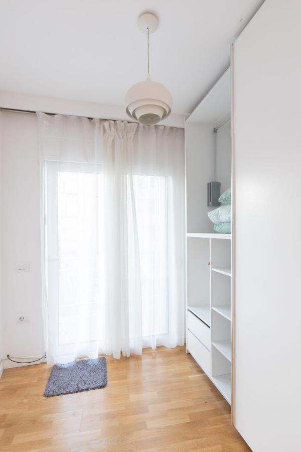 Exclusive 2 Bedrooms Apartment ติรานา ภายนอก รูปภาพ