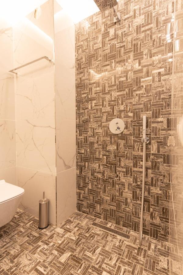Exclusive 2 Bedrooms Apartment ติรานา ภายนอก รูปภาพ